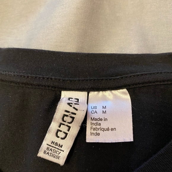 🍒3 for $12 - H&M Black Long Sleeve - Picture 2 of 4